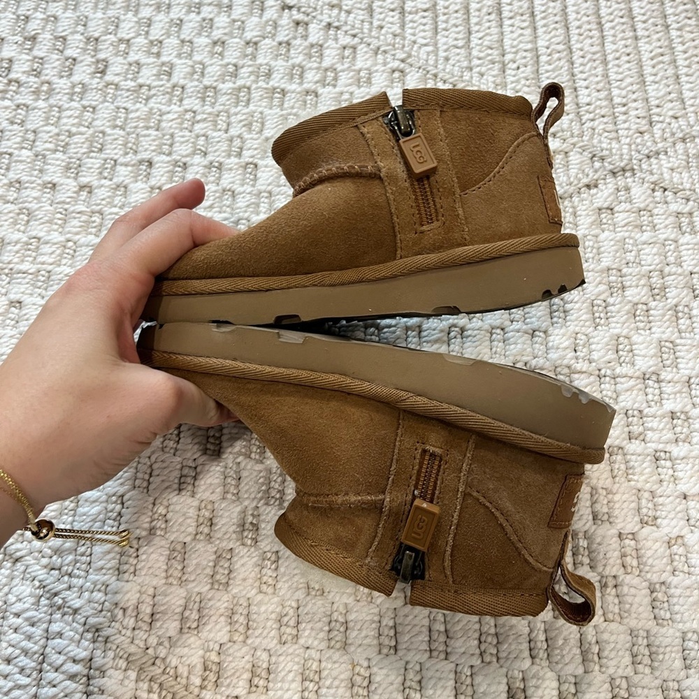 UGG Toddlers Classic Ultra Mini Boots in Chestnut - Picture 4 of 6